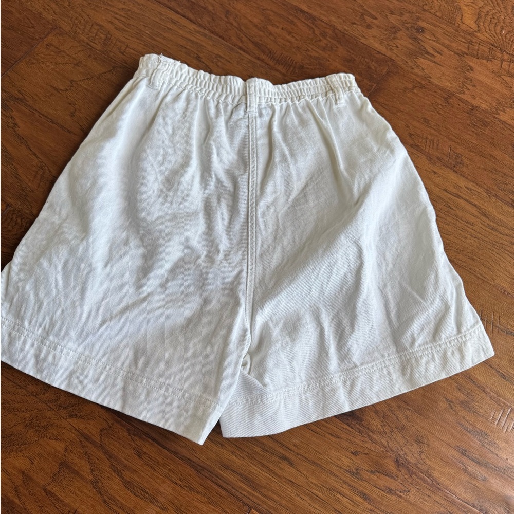 Vintage Cedars  High Waited White Shorts‎ - Picture 2 of 14